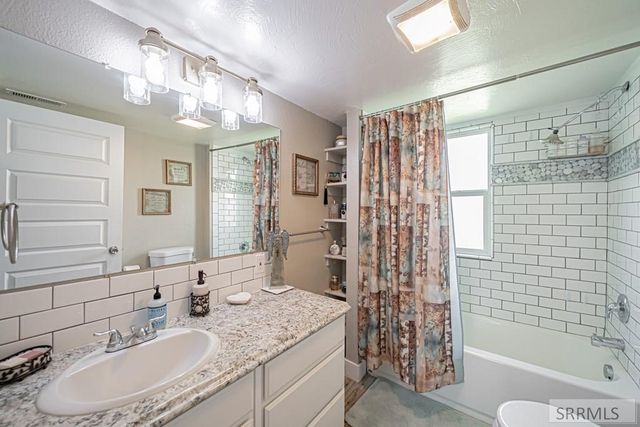 183 N Oak Street, Blackfoot, ID 83221