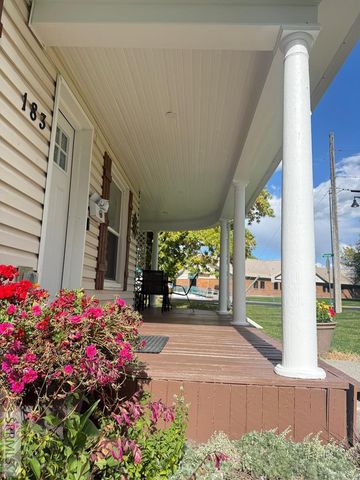 183 N Oak Street, Blackfoot, ID 83221