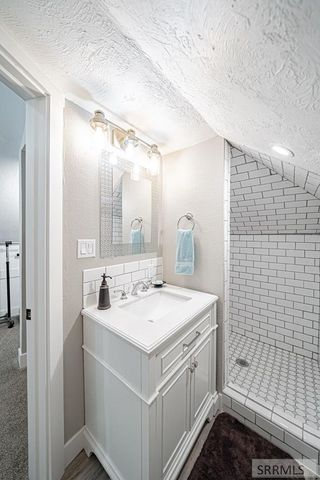 183 N Oak Street, Blackfoot, ID 83221