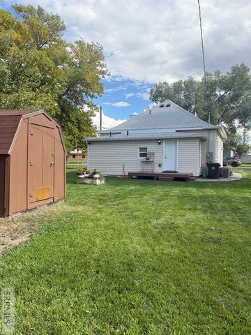 183 N Oak Street, Blackfoot, ID 83221