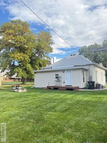 183 N Oak Street, Blackfoot, ID 83221