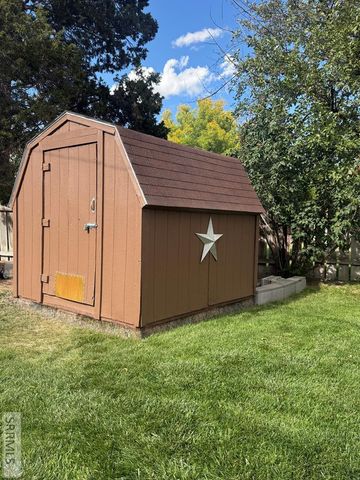 183 N Oak Street, Blackfoot, ID 83221