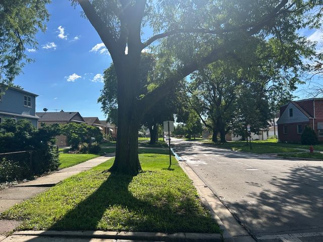 8326 45TH Place, Lyons, IL 60534