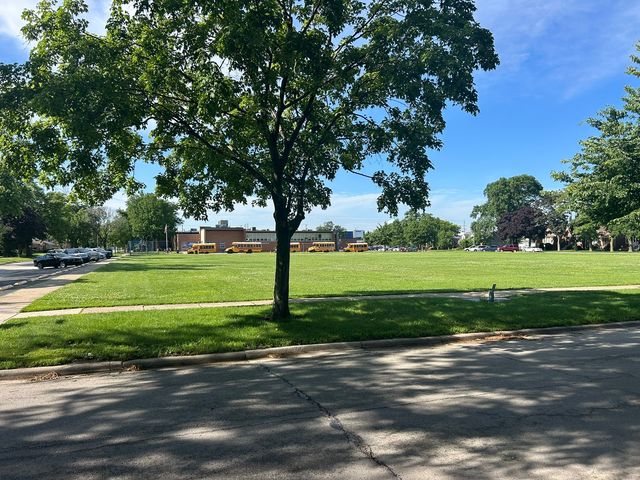 8326 45TH Place, Lyons, IL 60534