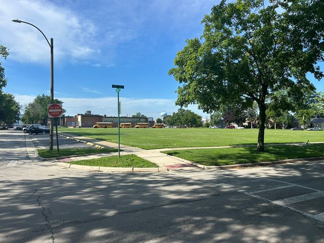 8326 45TH Place, Lyons, IL 60534