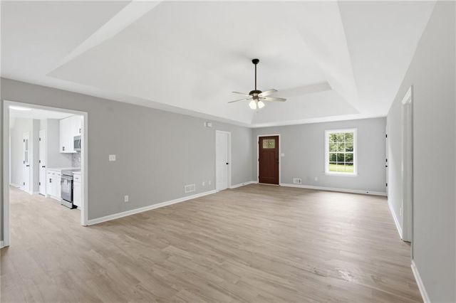 170 Creek Drive, Locust Grove, GA 30248