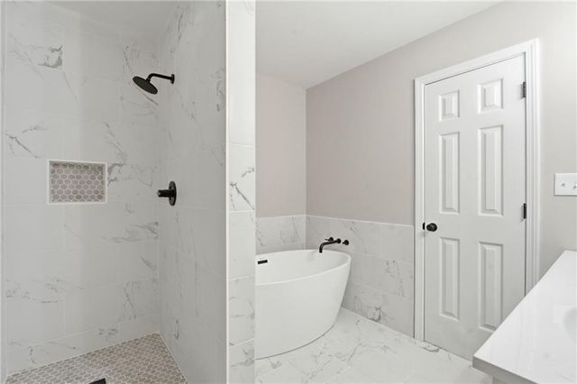 170 Creek Drive, Locust Grove, GA 30248