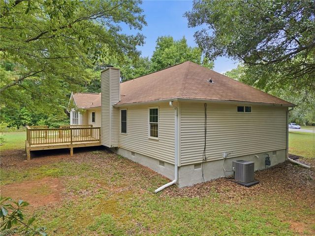 170 Creek Drive, Locust Grove, GA 30248