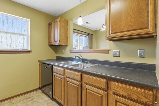 808 Sunrise Circle, Manhattan, KS 66503