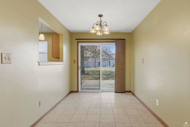 808 Sunrise Circle, Manhattan, KS 66503