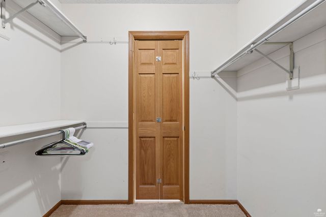 808 Sunrise Circle, Manhattan, KS 66503