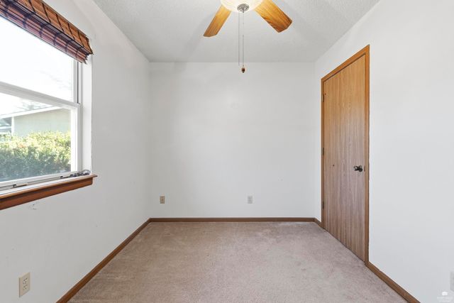 808 Sunrise Circle, Manhattan, KS 66503