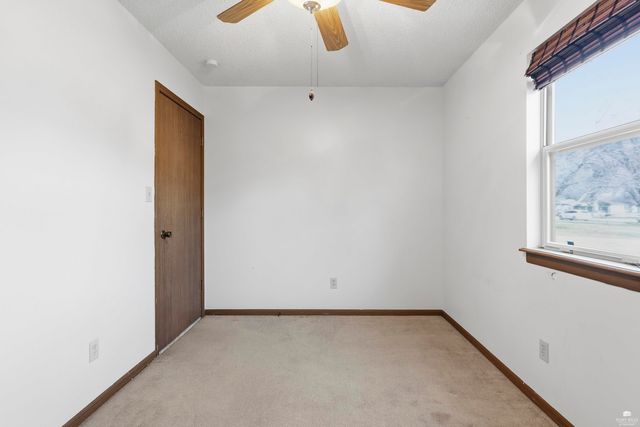 808 Sunrise Circle, Manhattan, KS 66503