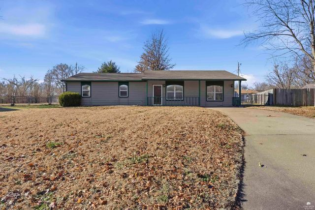 808 Sunrise Circle, Manhattan, KS 66503