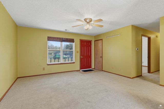 808 Sunrise Circle, Manhattan, KS 66503