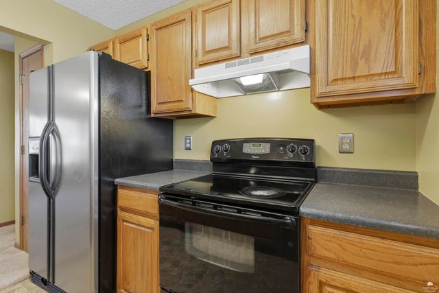 808 Sunrise Circle, Manhattan, KS 66503