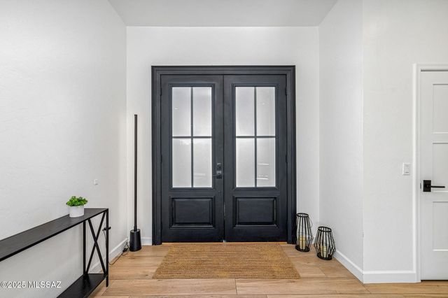 885 N Windbell Circle, Tucson, AZ 85745