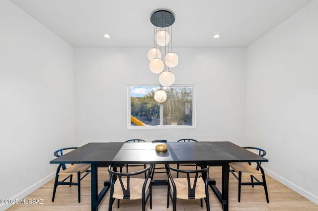 885 N Windbell Circle, Tucson, AZ 85745