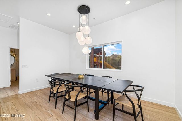 885 N Windbell Circle, Tucson, AZ 85745