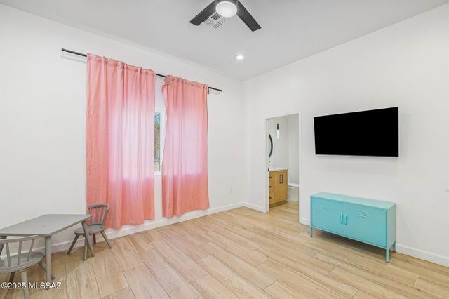 885 N Windbell Circle, Tucson, AZ 85745