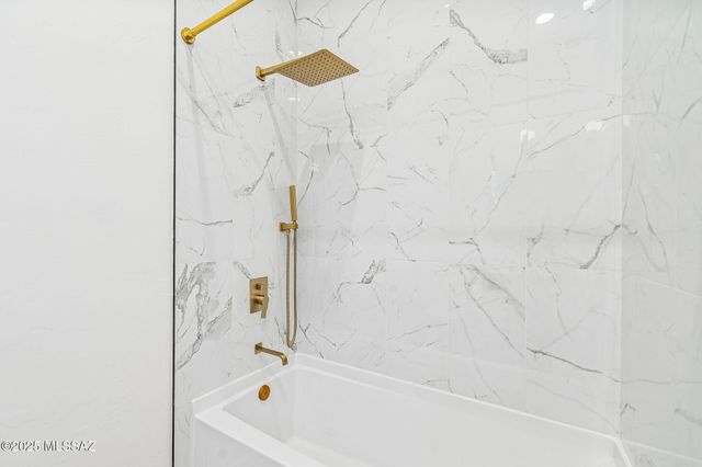 885 N Windbell Circle, Tucson, AZ 85745