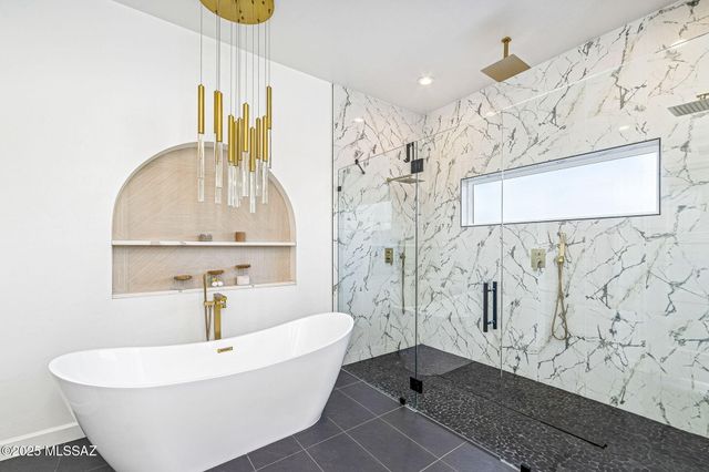 885 N Windbell Circle, Tucson, AZ 85745