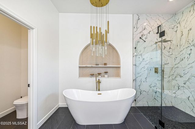 885 N Windbell Circle, Tucson, AZ 85745