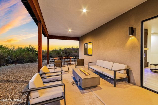 885 N Windbell Circle, Tucson, AZ 85745