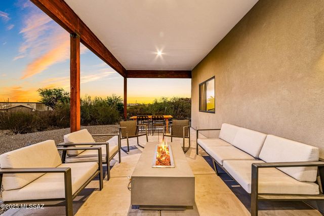 885 N Windbell Circle, Tucson, AZ 85745