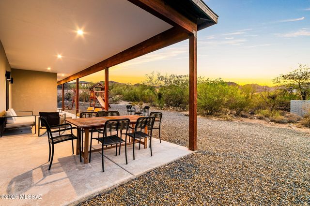 885 N Windbell Circle, Tucson, AZ 85745