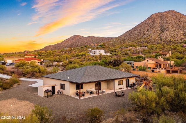 885 N Windbell Circle, Tucson, AZ 85745