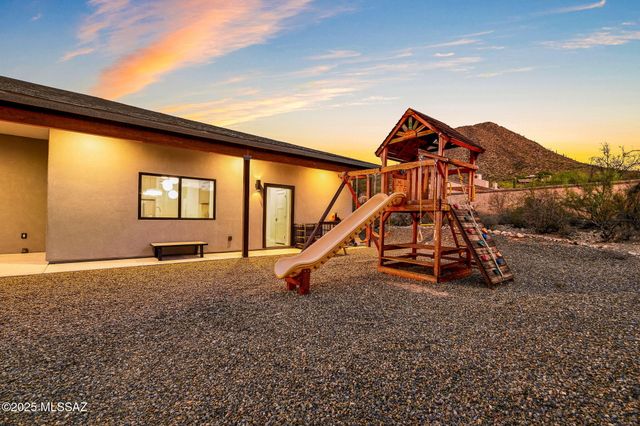 885 N Windbell Circle, Tucson, AZ 85745