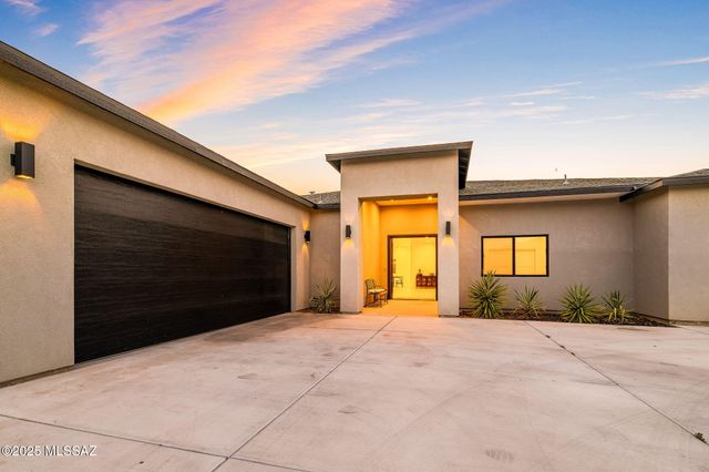 885 N Windbell Circle, Tucson, AZ 85745