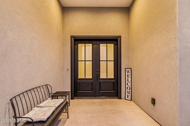 885 N Windbell Circle, Tucson, AZ 85745