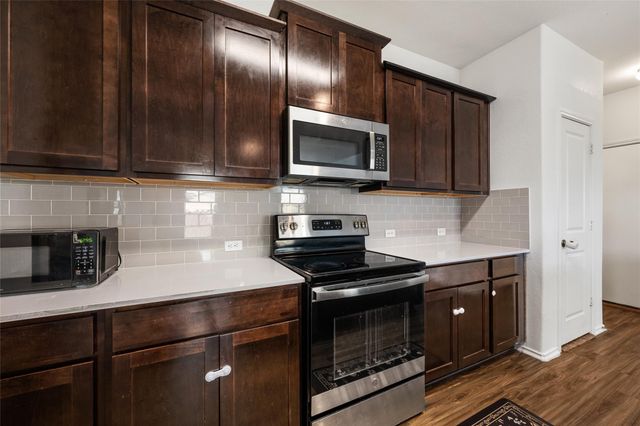 132 Joe Kidd LN, Jarrell, TX 76537