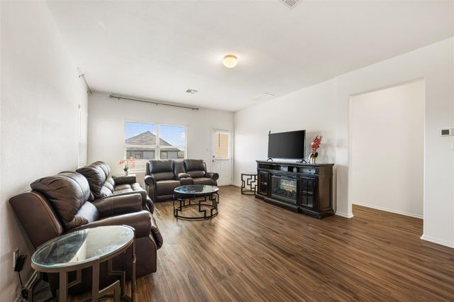 132 Joe Kidd LN, Jarrell, TX 76537