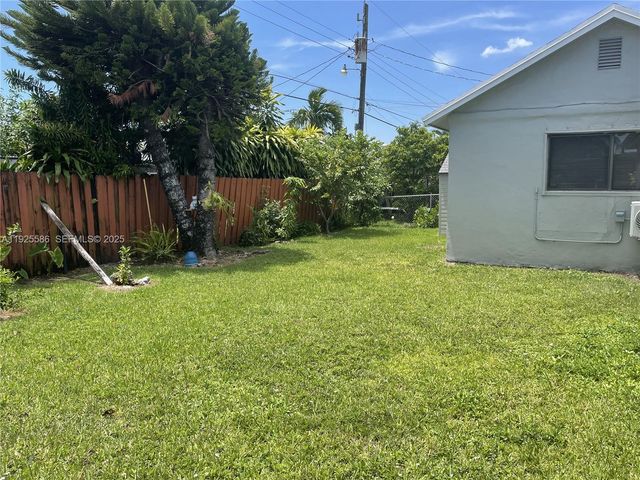 12810 SW 18 ST, Miami, FL 33175