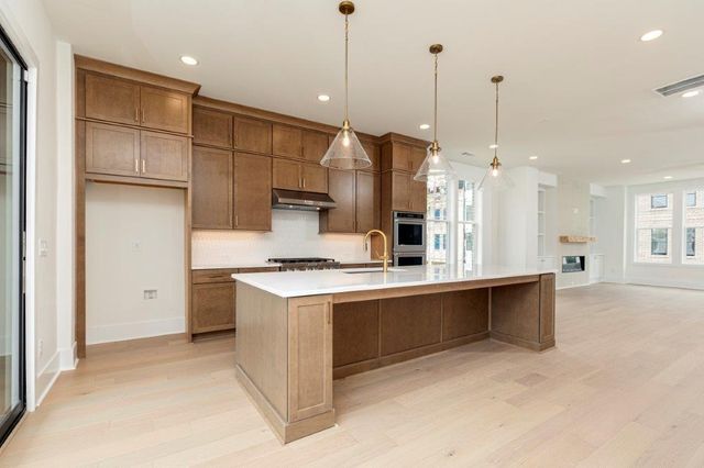 2255 Crestview Drive NE 43, Atlanta, GA 30319