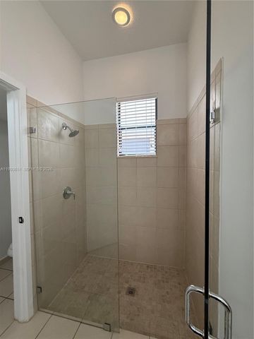 9776 W 34th Ave, Hialeah, FL 33018