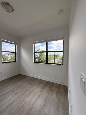 9776 W 34th Ave, Hialeah, FL 33018