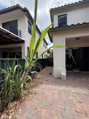 9776 W 34th Ave, Hialeah, FL 33018