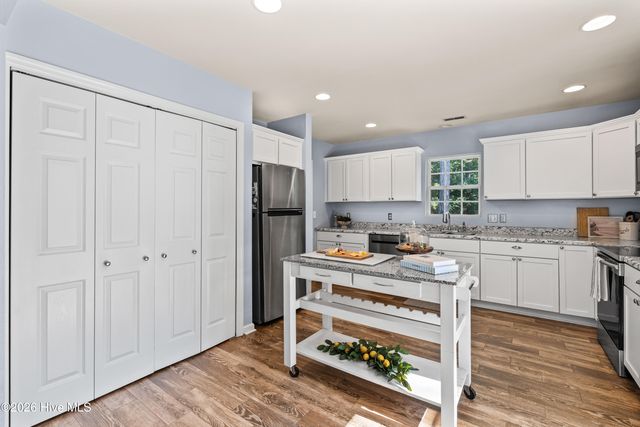 1631 Chadwick Shores Drive, Sneads Ferry, NC 28460