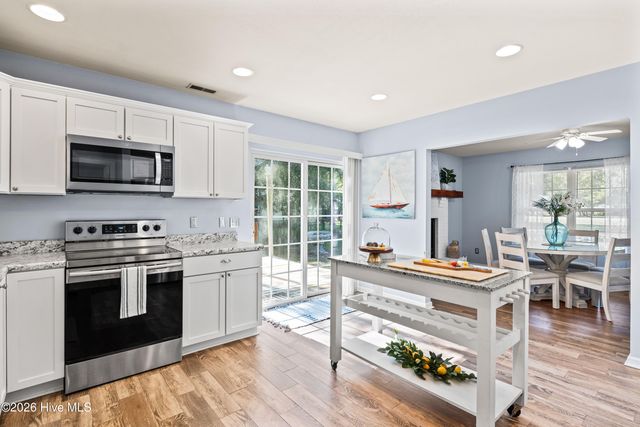 1631 Chadwick Shores Drive, Sneads Ferry, NC 28460