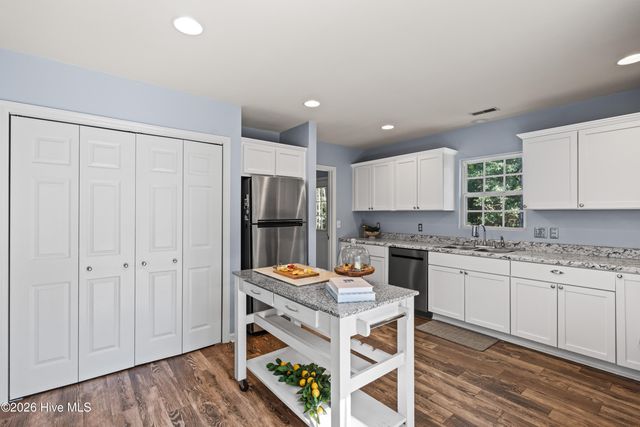 1631 Chadwick Shores Drive, Sneads Ferry, NC 28460