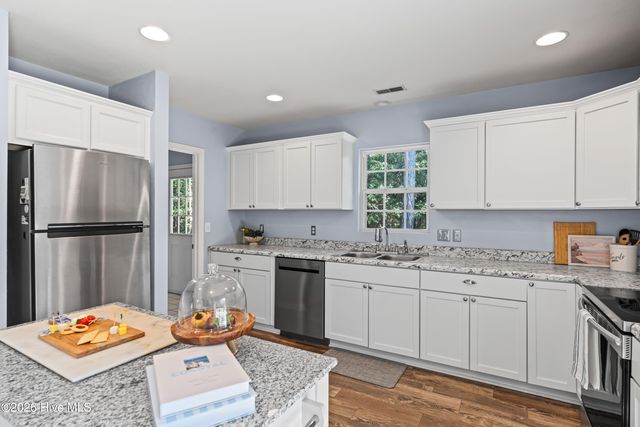 1631 Chadwick Shores Drive, Sneads Ferry, NC 28460