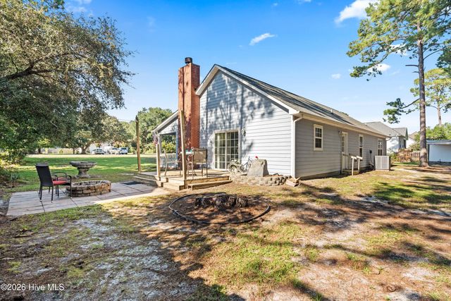 1631 Chadwick Shores Drive, Sneads Ferry, NC 28460