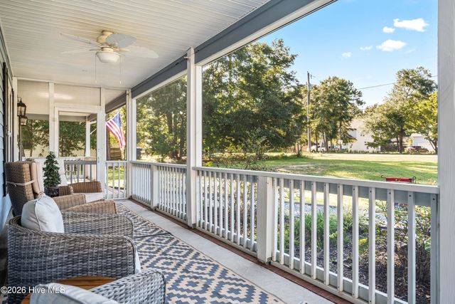 1631 Chadwick Shores Drive, Sneads Ferry, NC 28460