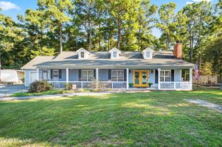 1631 Chadwick Shores Drive, Sneads Ferry, NC 28460