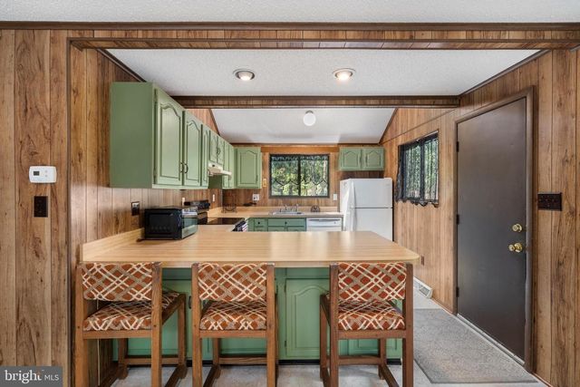 19 SNOWFLAKE LN, Hedgesville, WV 25427