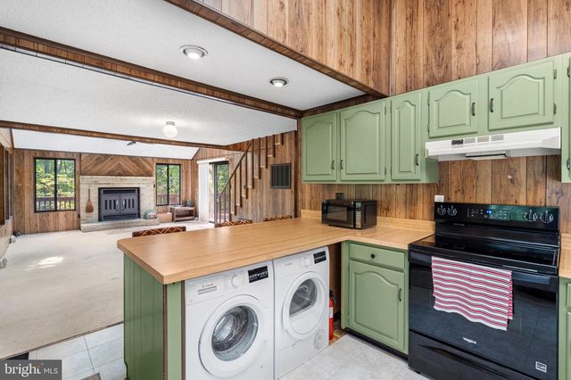 19 SNOWFLAKE LN, Hedgesville, WV 25427